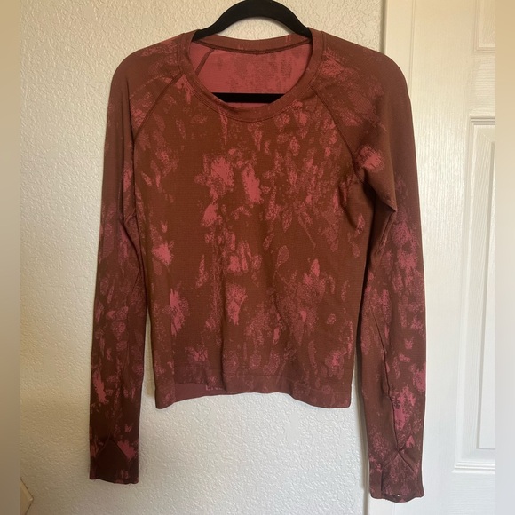 Lululemon Swiftly Tech L/S Shirt 2.0 in Shadow Bloom Roasted Brown/Brier Rose - Picture 4 of 11